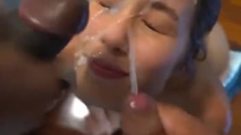 fofoca pg plataforma - Universitária putinha recebe muita porra na cara de dois colegas